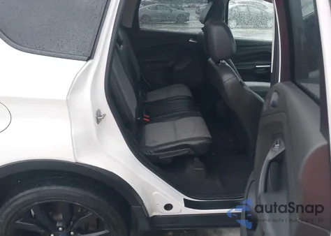 2017 Ford Escape Titanium z USA, uszkodzony, nr VIN 1FMCU9JD0HUC36784